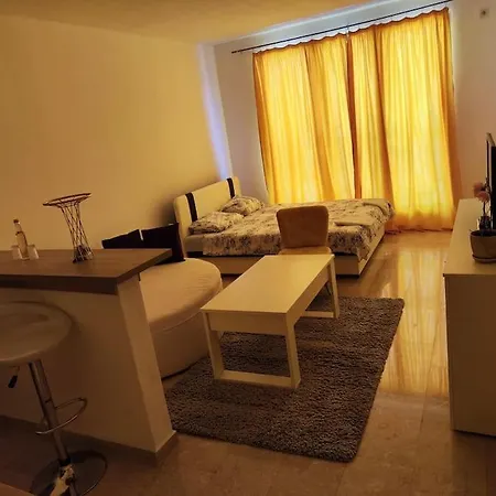 Apartment Apartman M&m *